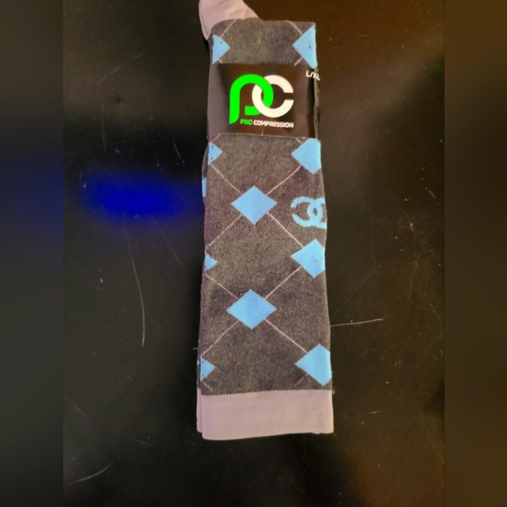 PRO COMPRESSION  PERFORMANCE  SOCKS